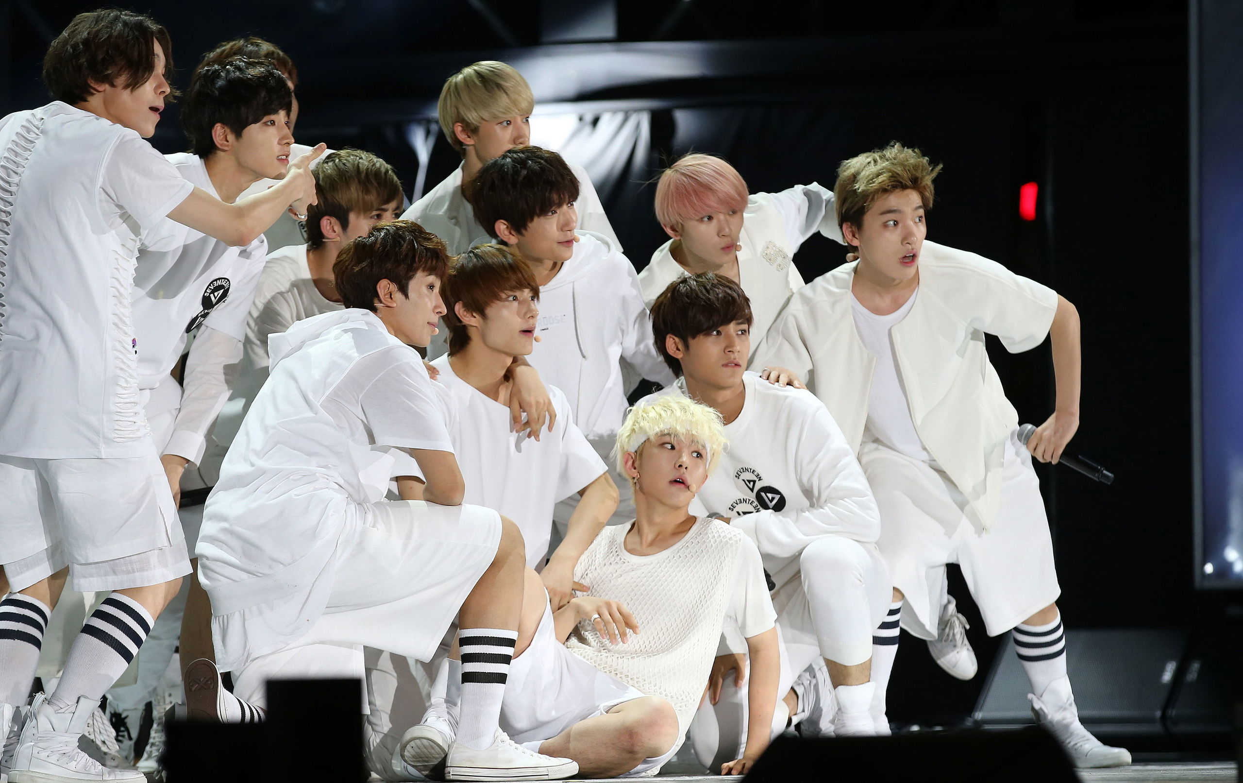 File:Seventeen (세븐틴) at 2015 Summer K-POP Festival.jpg - Wikipedia