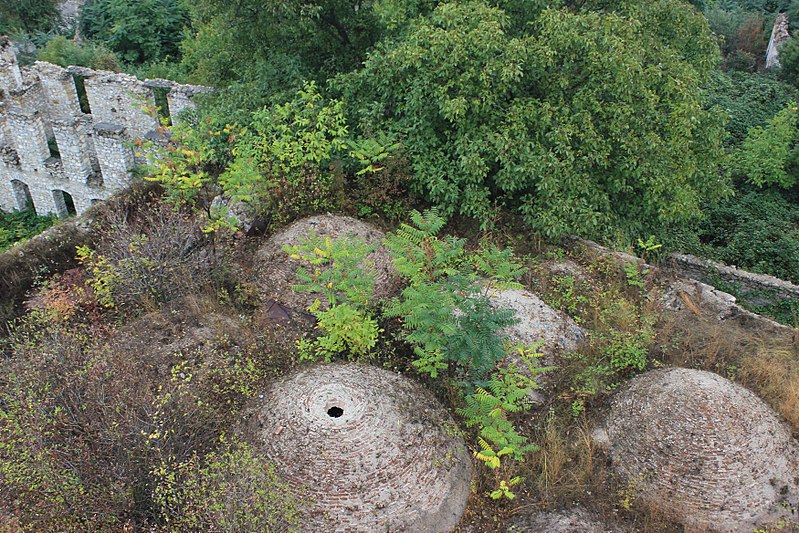 File:Shusha – Ashagi Govhar Agha mosque – roof.jpg