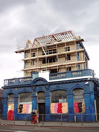 <span class="mw-page-title-main">The Sir George Robey</span> Public house in London, England