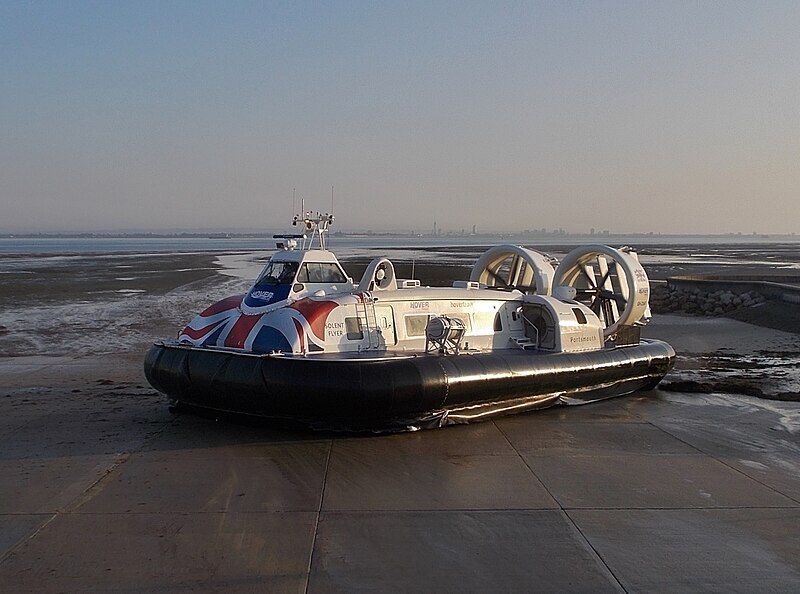 File:Solent Flyer hovercraft at Ryde, Isle of Wight, England.jpg