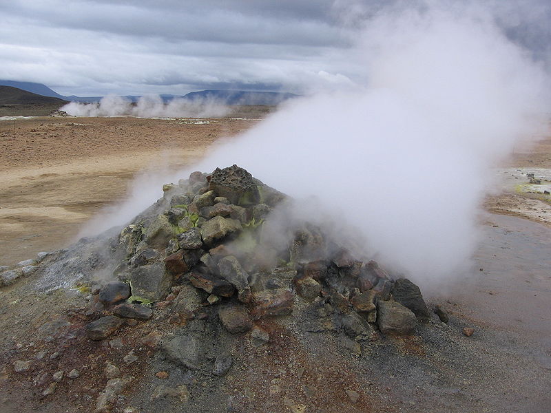 File:Solfatara at Krafla Iceland.jpg