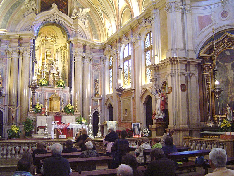 File:StAntonioChurchLisbon-CCBYSA.jpg