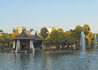 台中公园日月池与湖心亭