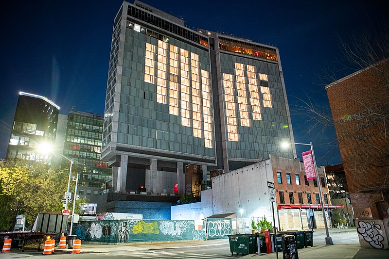 File:The Standard Hotel in New York City Displays Heart To Support Health Care Workers During COVID19.jpg