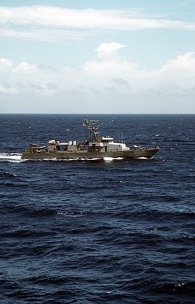 File:The USS HURRICANE (PC-3) underway off the coast of Haiti operating with other U.S. ships in support of Operation Restore Democracy - DPLA - e33ed8d1acb3caffe8b6eebe53e56f69.jpeg