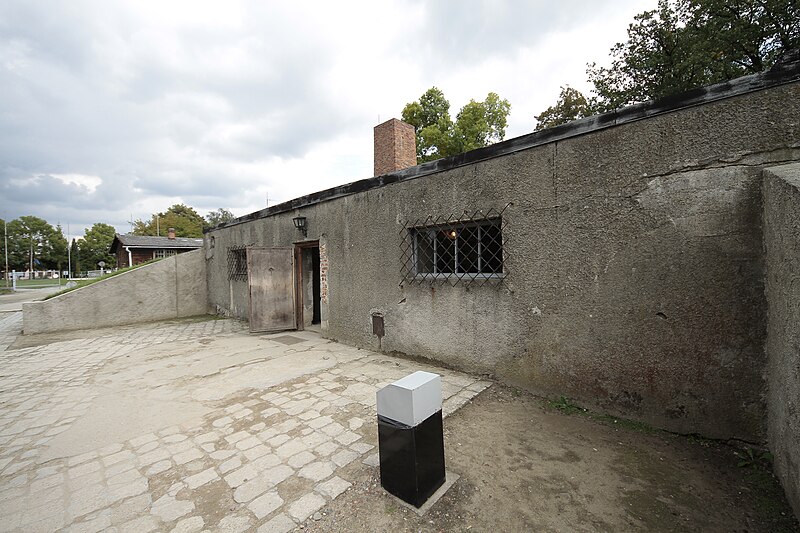 File:The entrance to the Crematorium I in Auschwitz.JPG