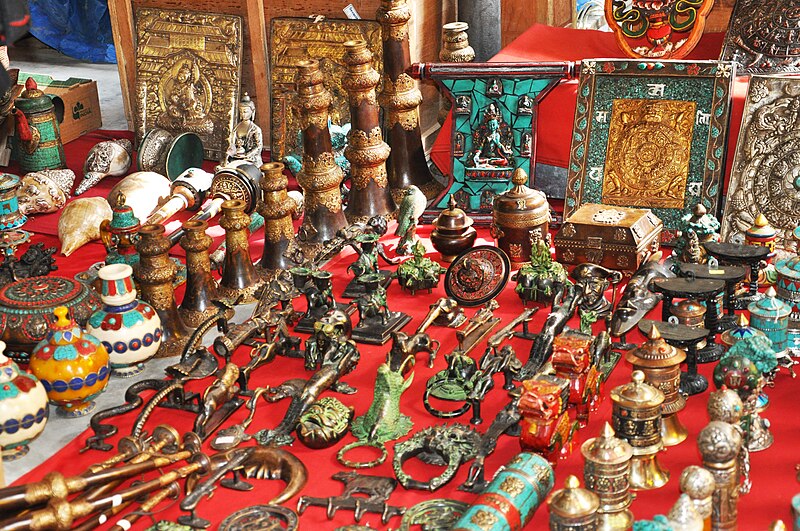 File:Thimphu handicraft market - Bhutan.jpg