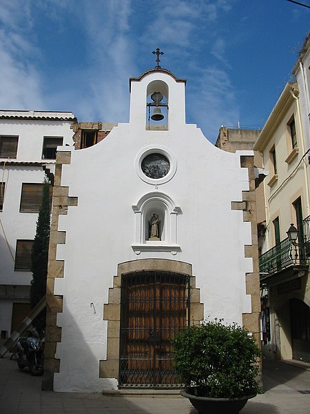 File:Tossa de Mar Mariahilfskapelle.JPG