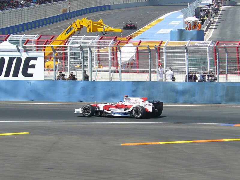 File:Trulli Valencia 2008.jpg