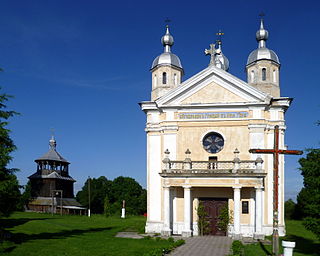 Uhniv Sokalskyi Lvivska-Rizdva Bogorodytsi church complex.jpg