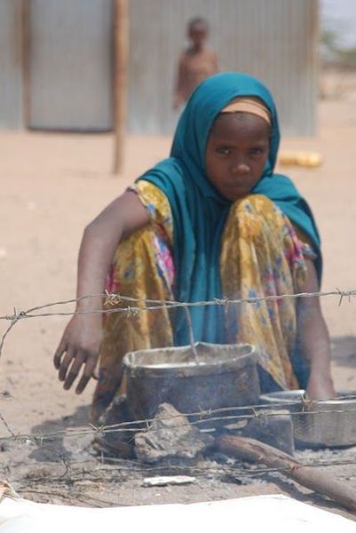 File:VOA Heinlein - Somali refugees September 2011 - 02.jpg