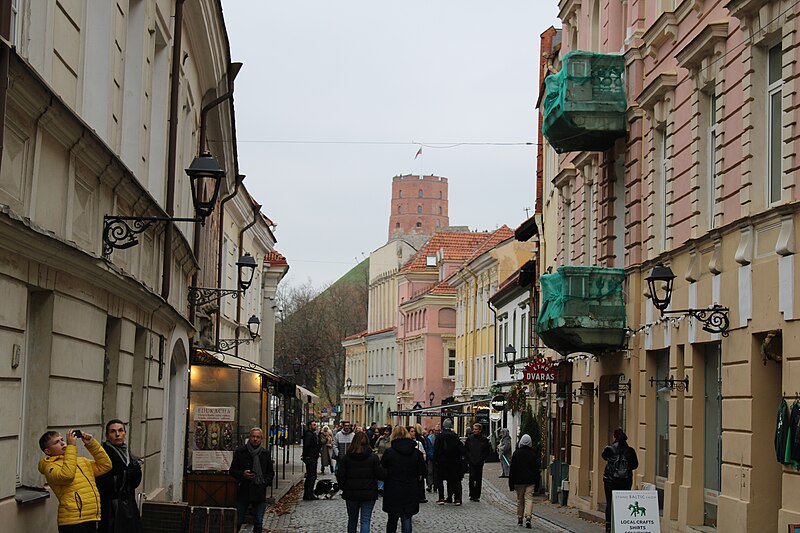 File:Vilnius, Pilies gatvė (2).jpg