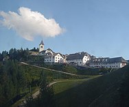 Il tipico paesino di Monte Lussari (in sloveno Višarje) con le costruzione in stile carinziano