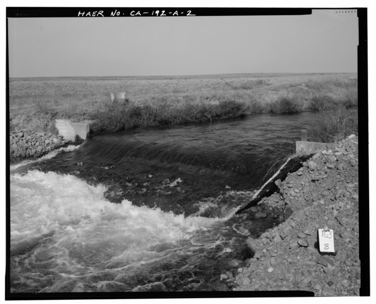 File:WEIR, WITH CONCRETE SHEET ON SOUTH BANK AND STILLING WELL ON NORTH BANK. - Merced Irrigation District, Edendale Creek Turnout and Weir, Hopeton, Merced County, CA HAER CAL,24-HOPT.V,1-2.tif