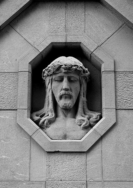 File:WWI cemetery nr 225 - Brzostek. Head of Jesus.jpg