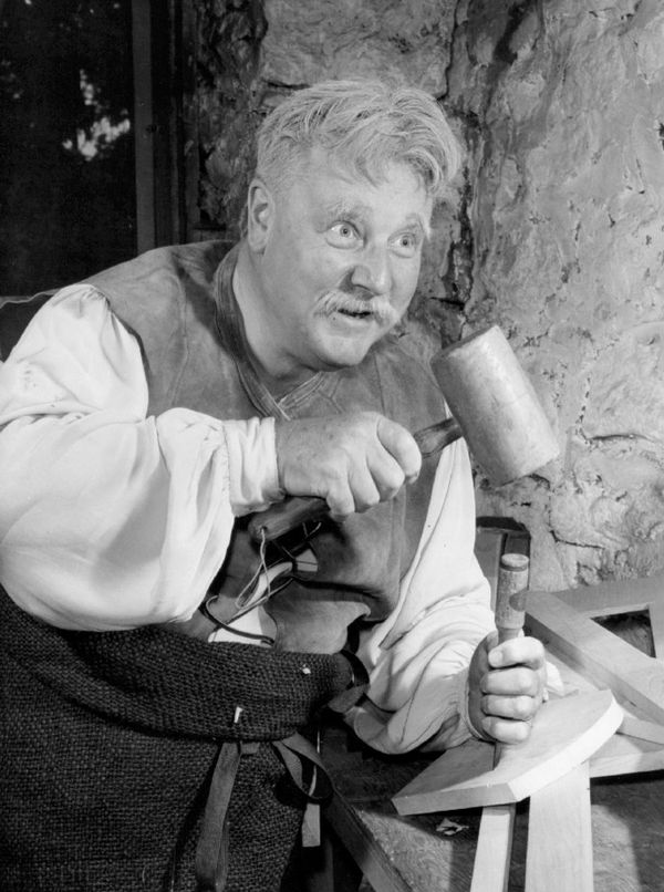 Slezak as Geppetto in the 1957 televised production of Pinocchio