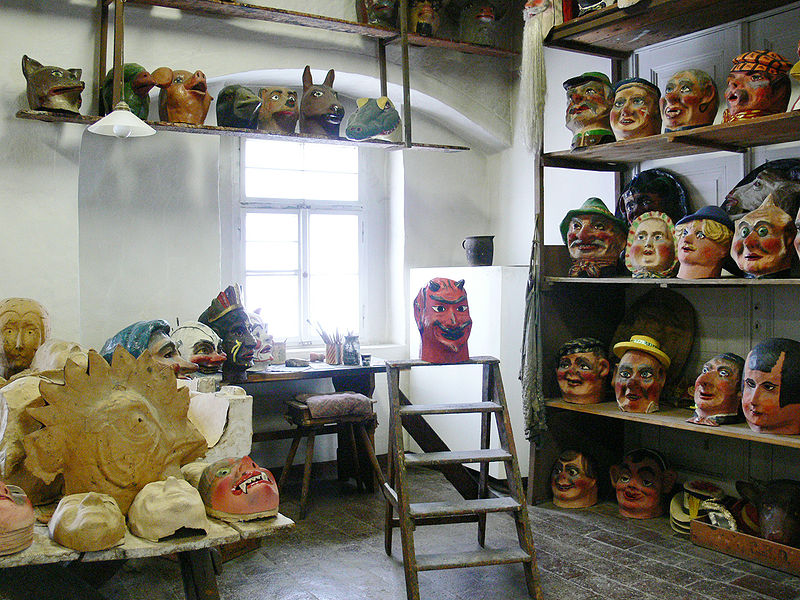 File:Werkstatt Maskenmacher Ohrdruf Volkskundemuseum Erfurt.jpg