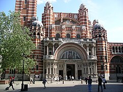 Fachada neobizantina de la Catedral de Westminster, Londres