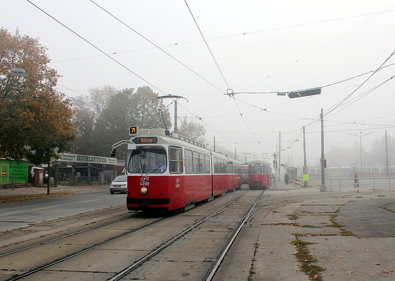 File:Wien-wiener-linien-sl-71-1060251.jpg