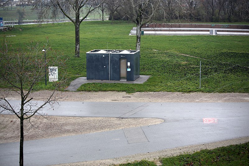 File:Wien Donau 2014-12-03 022 Donauinsel public toilet.jpg