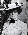 'Daisy' Greville, Frances Evelyn Maynard, Countess of Warwick by Alexander Bassano (1904).jpg