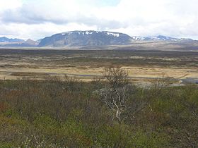 El Hrafnabjörg visto desde el borde occidental del Þingvellir.