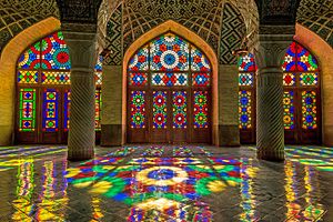 مسجد نصیرالملک در شیراز.jpg