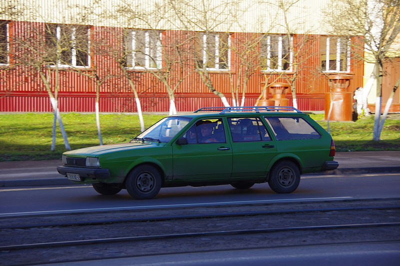 File:- cars in Belarus (11071418994).jpg