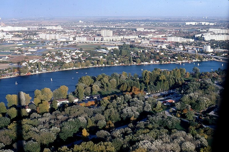 File:075R10181080 Blick vom Donauturm, Donaupark, Alte Donau, U Bahntrasse U1, Kagran.jpg