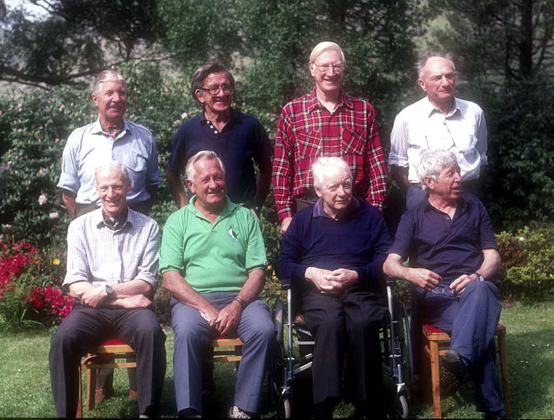 File:1990 reunion of the Kangchenjunga climbers.jpg