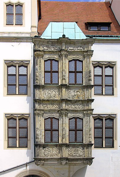 File:20080525130DR Torgau Schloß Hartenfels Schöner Erker.jpg