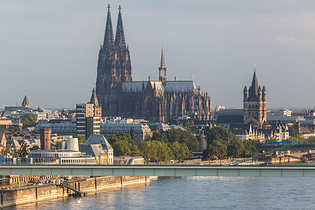 Severinsbrücke, Groß St. Martin, Rathausturm, Dom