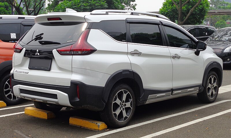 File:2020 Mitsubishi Xpander Cross (Indonesia) rear view.jpg