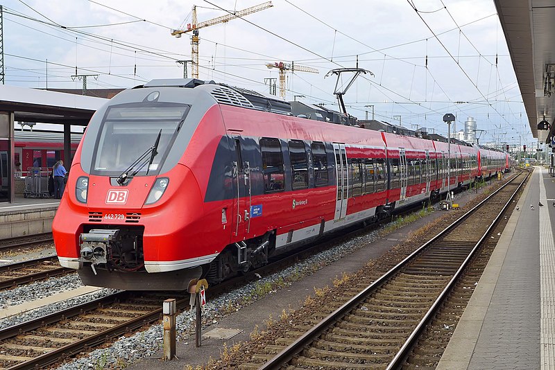 File:442 729 in Nürnberg, 2014 (01).JPG