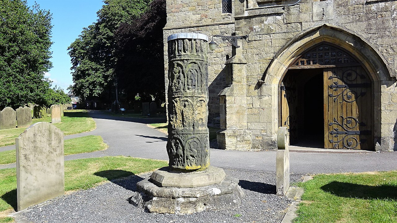 File:9th Century Anglo-Saxon Cross Shaft, St Mary the Virgin