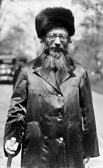 File:Abraham Isaac Kook 1924.jpg