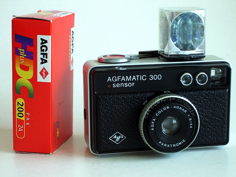 File:Agfamatic 300 with 126 film pack.jpg