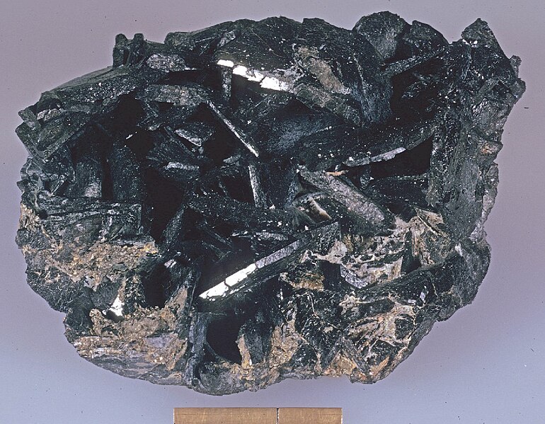 File:Allanite-(Ce) - Mary Kathleen Mine, Mount Isa, Queensland, Australia.jpg