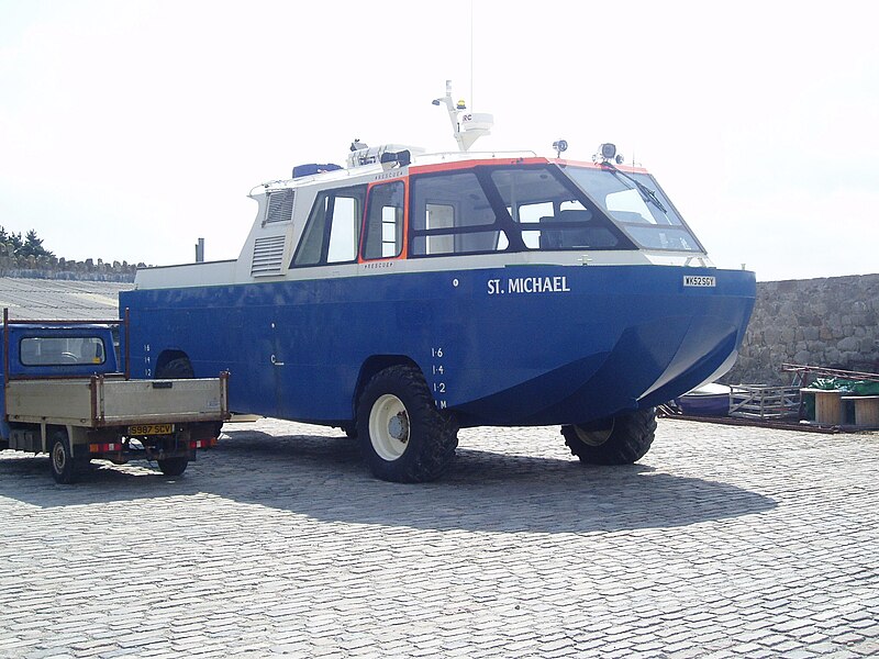 File:Amphibious rescue vehicle.jpg