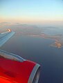 Anflug auf den Flughafen Karpathos in der Abendsonne