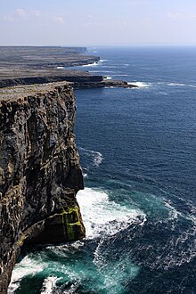 Vue sur les falaises d'Inis Mór à l'est de Dun Aengus.