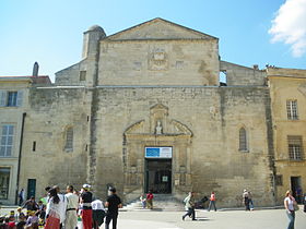 Arles - église sainte anne.JPG