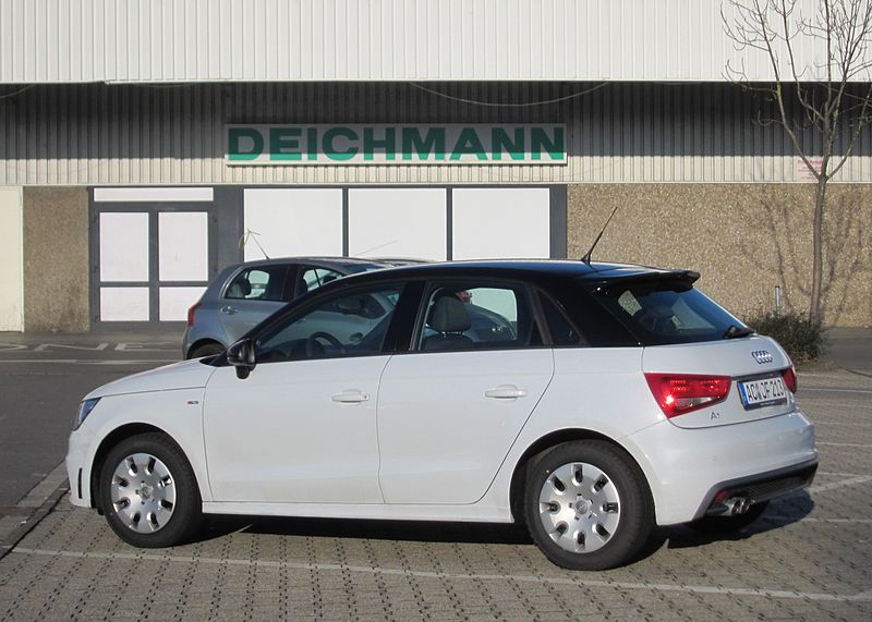 File:Audi A1 5-door buys low priced shoes 2014.JPG