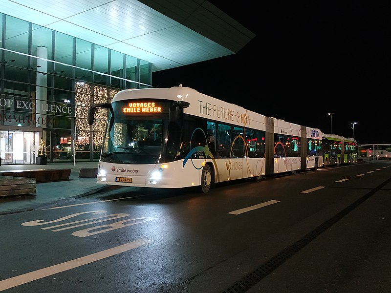 File:Autobus Luxembourg, Hess lighTram Hybrid, line 16, Findel Airport (2).jpg