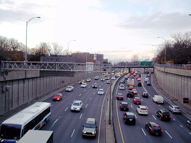 The Décarie Expressway, which cuts through the borough, opened in 1966.