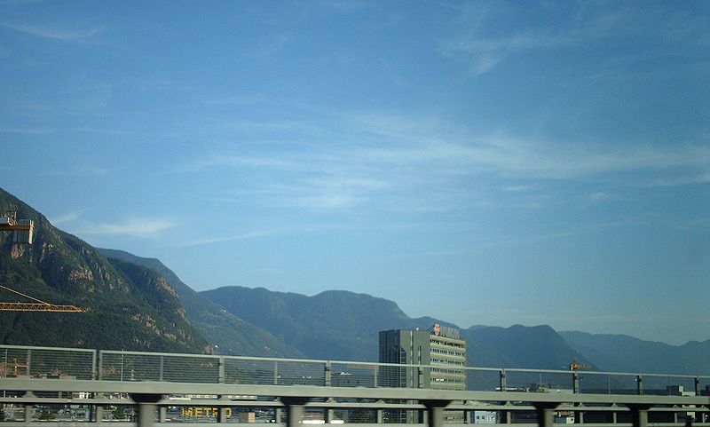 صورة:BZ South motorway.JPG