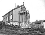 Det gamle fyret på Bastøy, her fotografert på 1890-tallet, ble nedlagt i 1896.[1] Foto: Arkivverket