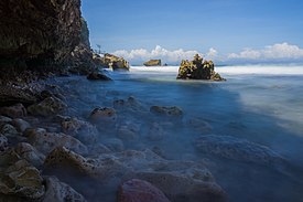 Batuan pesisir Pantai Jogan