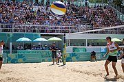 Deutsch: Beachvolleyball bei den Olympischen Jugendspielen 2018; Tag 11, 17. Oktober 2018; Jungen, Spiel um Platz 3 – Argentinien-Ungarn 2:0 (21–15/21–15) English: Beach volleyball at the 2018 Summer Youth Olympics at 17 October 2018 – Bronze Medal Match – Argentina-Hungary 2:0 (21–15/21–15)