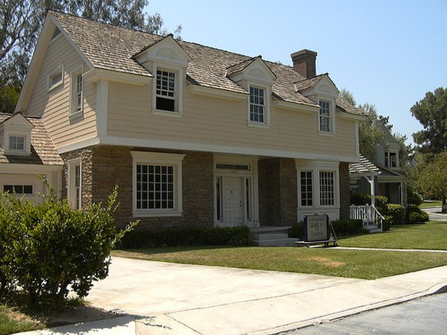 The residence of Mary Alice Young (as seen in the premiere episode of Desperate Housewives), on Wisteria Lane